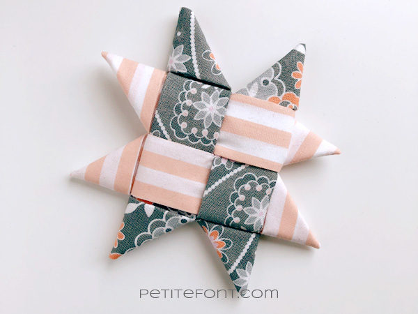 Example of a Scandinavian Star from quilting cottons
