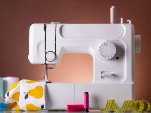 The Definitive Guide to a Sewing Starter Kit: Sewing Machines ...